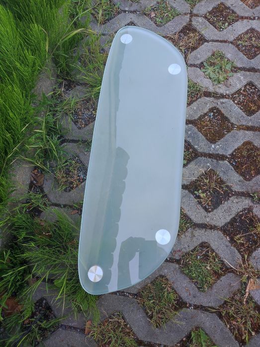 Stolik kawowy ze szklanym blatem