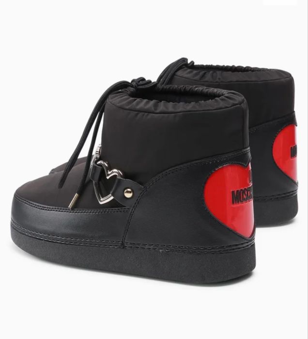 Зимові чоботи снігоходи love moschino 40 -41