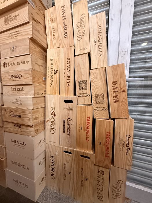 Caixas de vinho em madeira
