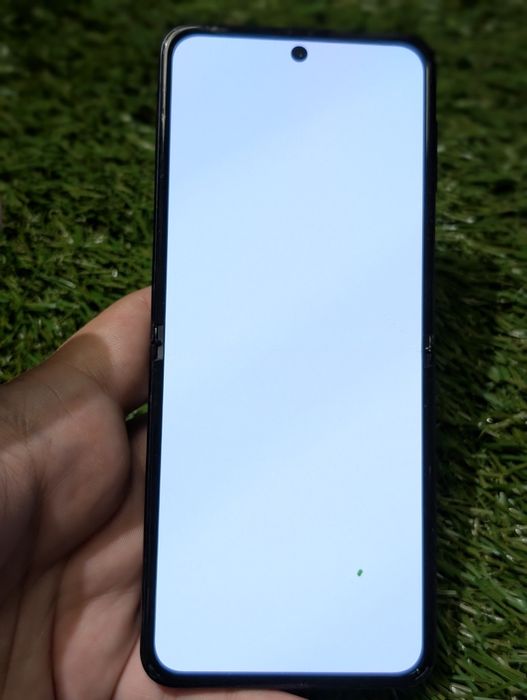 Дефект Samsung Flip 3  128 GB f711u Neverlock
