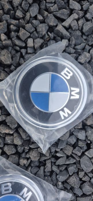 Emblemat tył bmw e70 e71 nowy