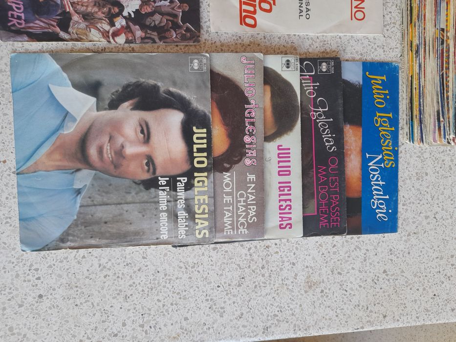 Lote de 79 discos antigos