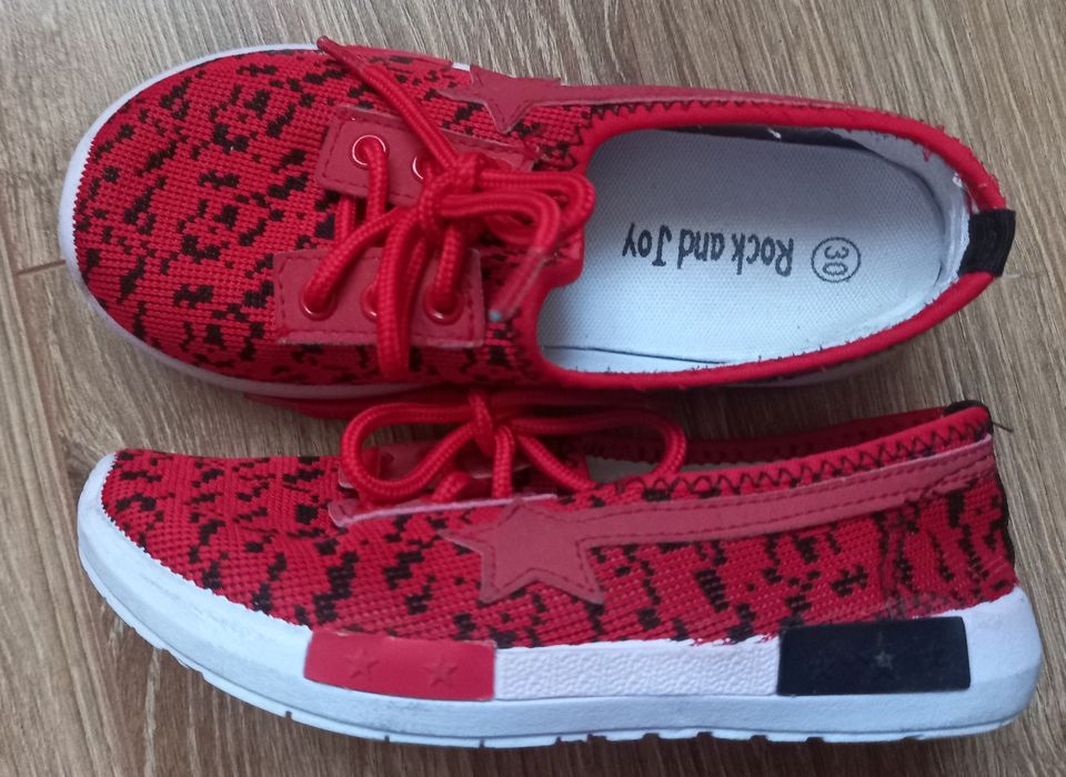 Tenisówki buty sportowe z białą podeszwą- rozmiar 30