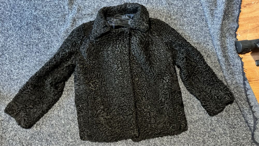 Полушубок для девочки, материал Каракуль