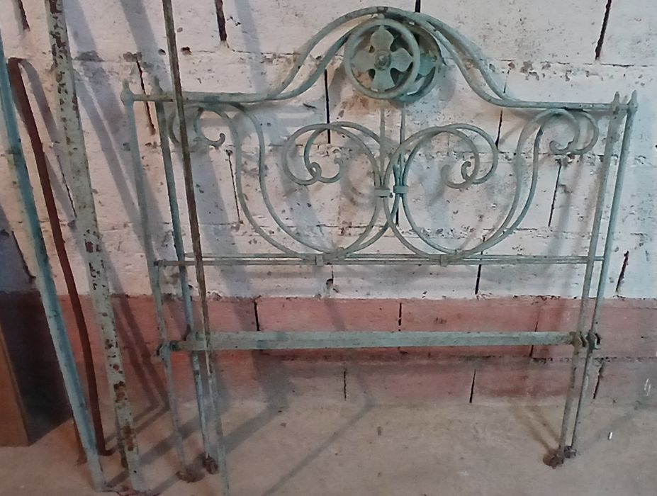 Cama de ferro para restaurar