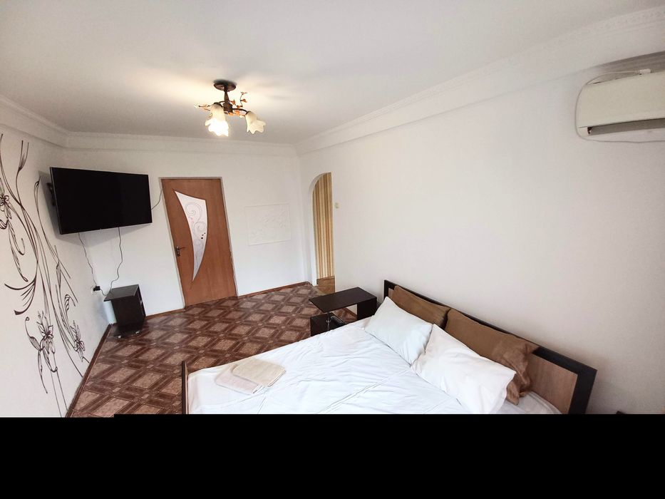 2-кімнатна в центрі Канева