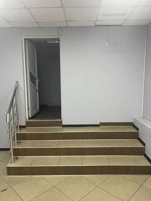 Здам в оренду комерційне приміщення в центрі міста (100–180 м²) 1й пов