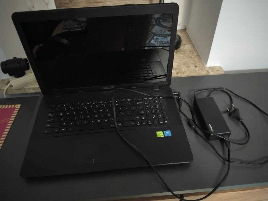 Laptop Asus R752SJ-TY039T z zasilaczem