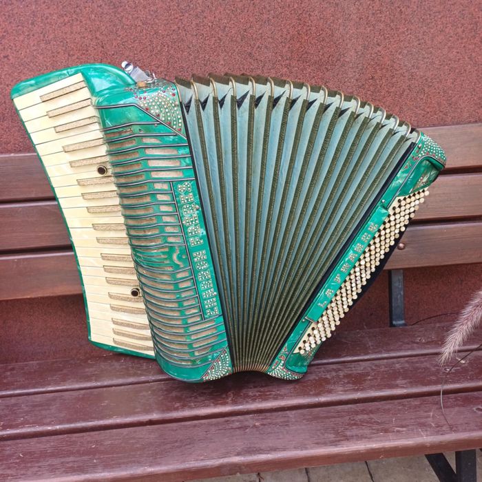 Akordeon charron freres la france 140 basow