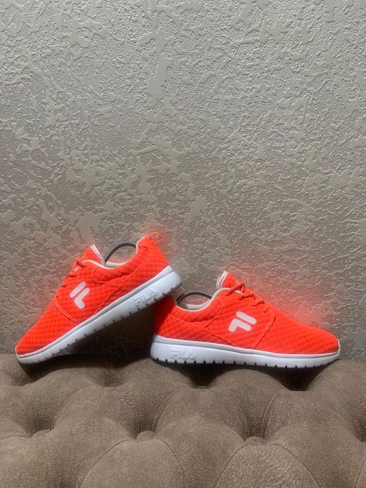 Жіночі кросівки FILA