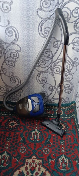 Пилосос Zanussi в робочому стані
