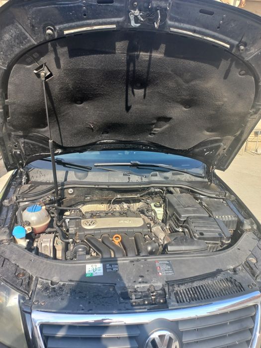 Авто  PASSAT B6  2.0 fsi