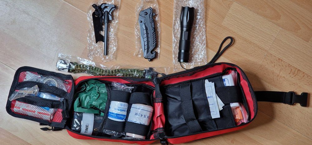 Ulepszona turystyczna apteczka TACTICAL MOLLE