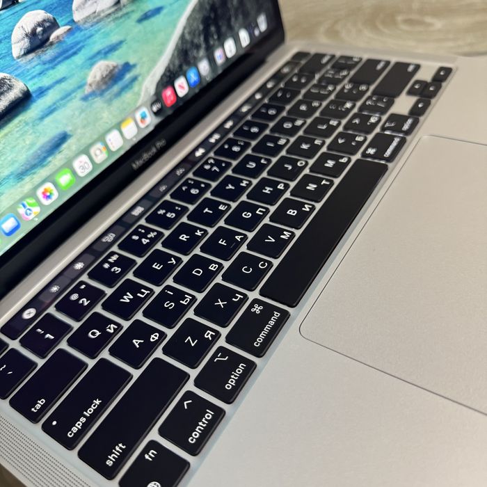 MacBook Pro 13 M2 2022 рік