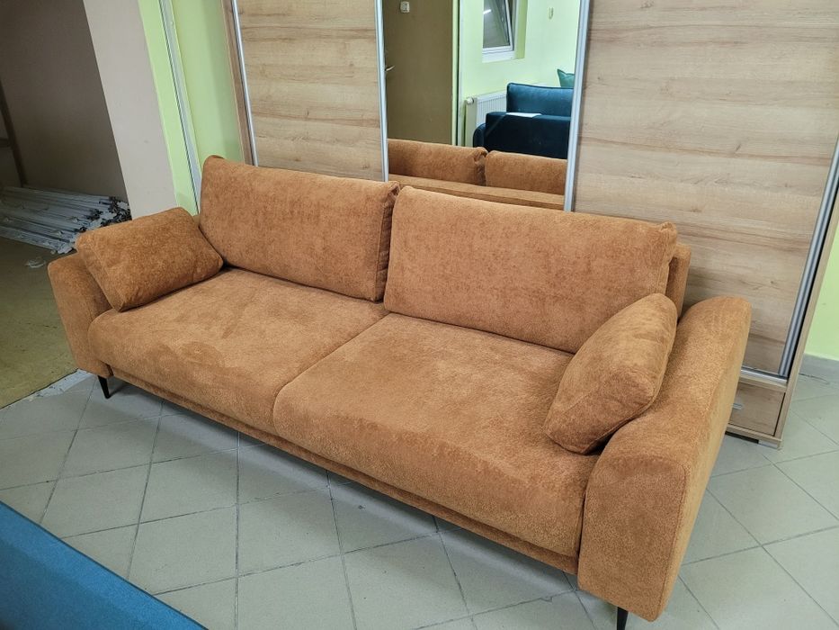 Kanapa rozkładana, pojemnik na posciel