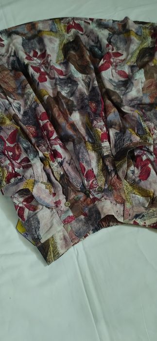 Saia rodada em viscose.