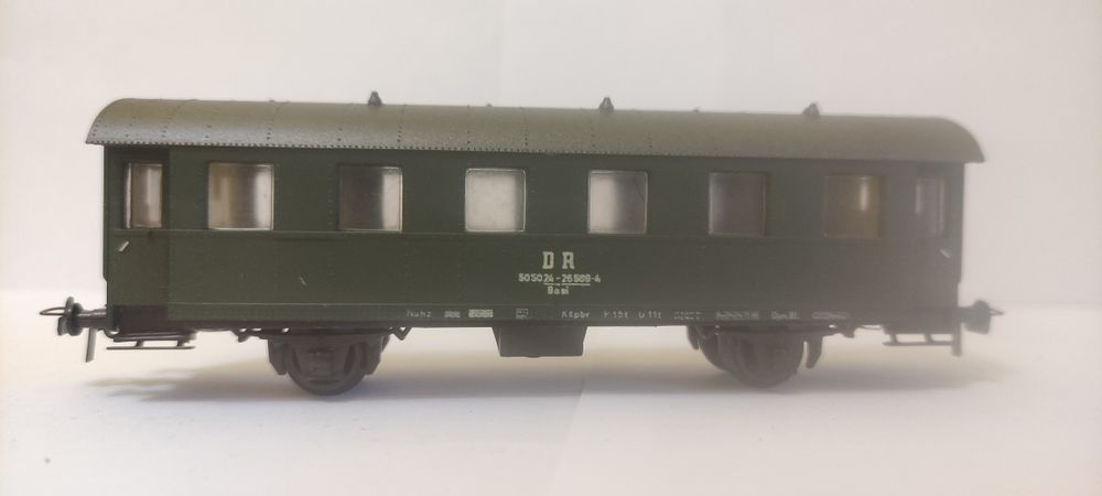 Wagon osobowy PIKO DDR H0 Bi 33a DR – z oryginalnym pudełkiem – stan idealny