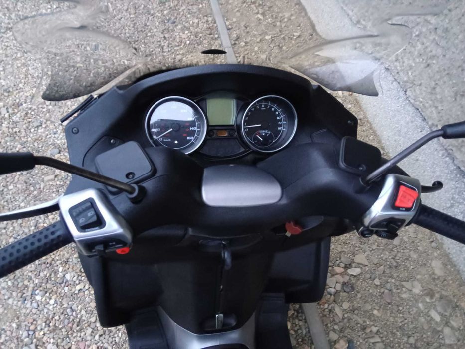 Piaggio  MP3  250