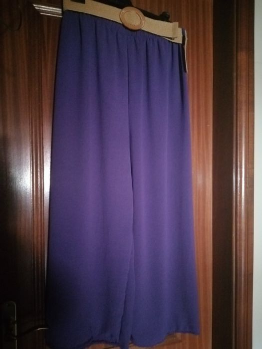 Pantalona roxa com cinto