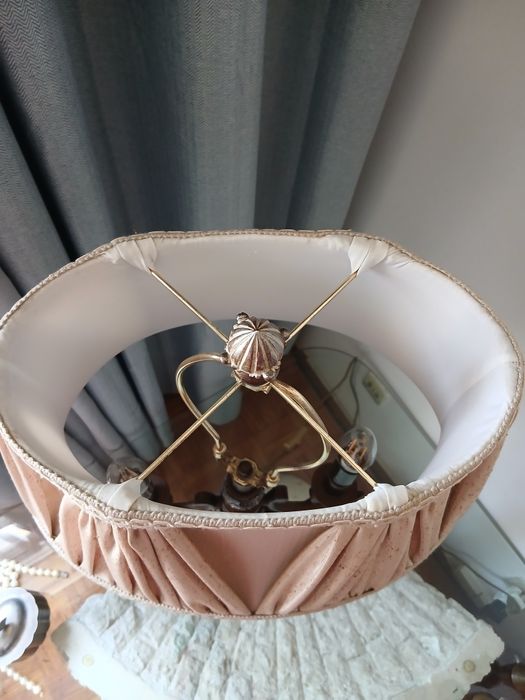 Candeeiro de sala com duas velas