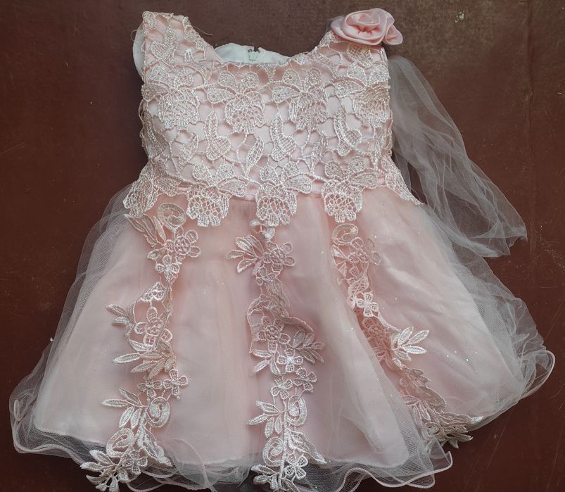 Святкова нова сукня плаття на 6-9 місяців