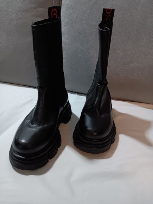 Botas marca guess