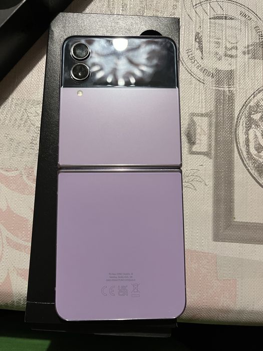 Okazja Samsung galaxy  zflip 4 uszkodzony.