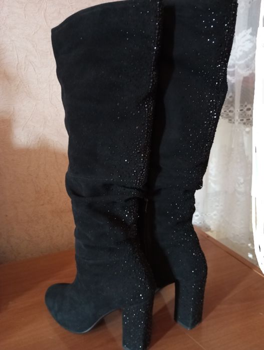 Замшеві чоботи "ATTIZZARE" р.40, жіночі