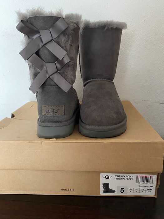 Botas UGG novas com laços - cinza