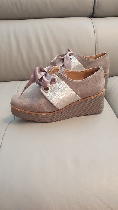 Polbuty danskie  na koturnie 36