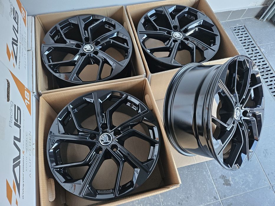Skoda 18 " Nowe 5x112 Kodiaq Superb Enyaq Octavia Scout Felgi Czarne