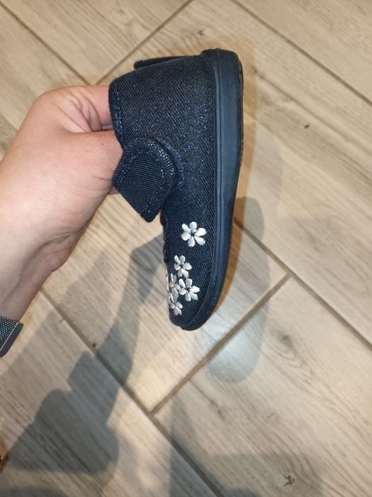 Buty dla dziewczynki r 22