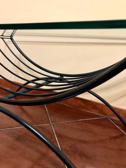 Mesa em ferro maciço para sala de estar