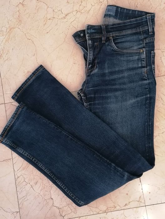 Vendo 4 pares de calças de homem, umas delas da Lion of Porches