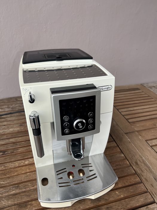 Кофемашина DeLonghi ECAM23.210