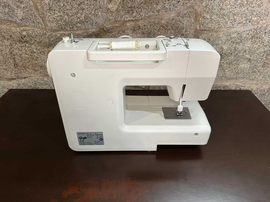 Máquina de costura SilverCrest SNM 33 B2 - Nova com caixa