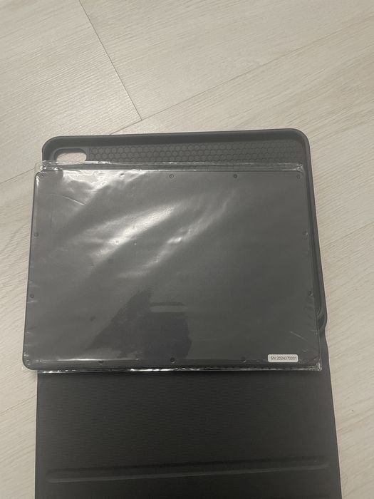 Чохол з клавіатурою на ipad 11