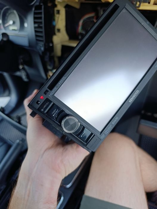 Магнітола Kenwood DNX 4250BT під ремонт