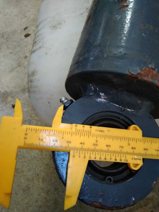 Siłownik hydrauliczny jednostronny