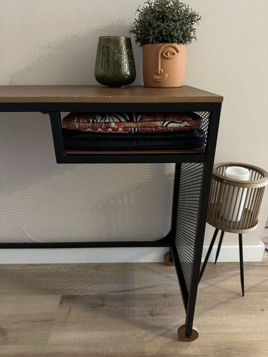 Secretária ikea em excelente estado