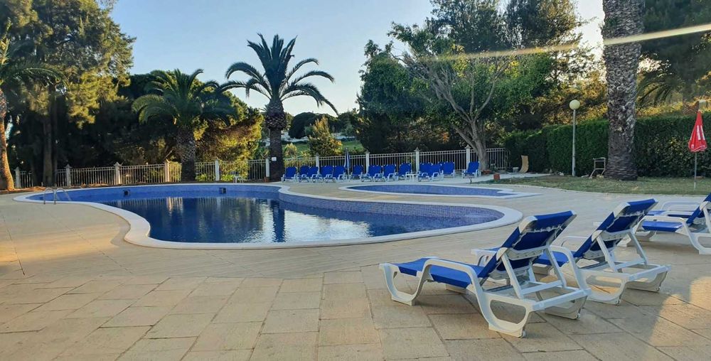 Alporchinhos (Algarve), T3 com piscina a 500 mts da praia