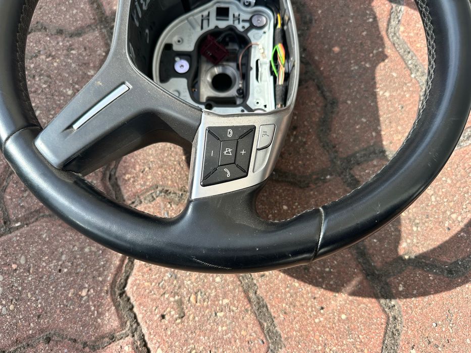 Mercedes C klasa W204 E klasa W212 LIFT kierownica 4 ramienna skórzana