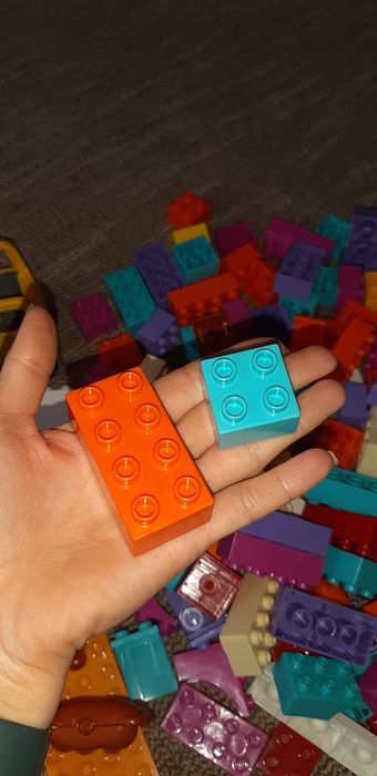 Продам крупне лего з дуже якісного пластику, не гнеться, яскраве