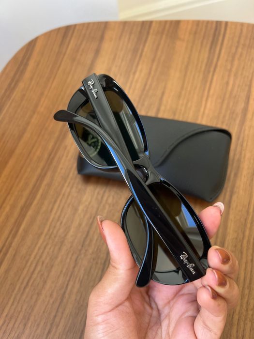 Vários óculos de sol da Ray-Ban