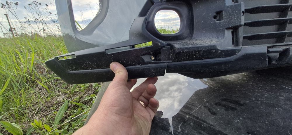 Бампер передній Тойота Яріс Toyota yaris