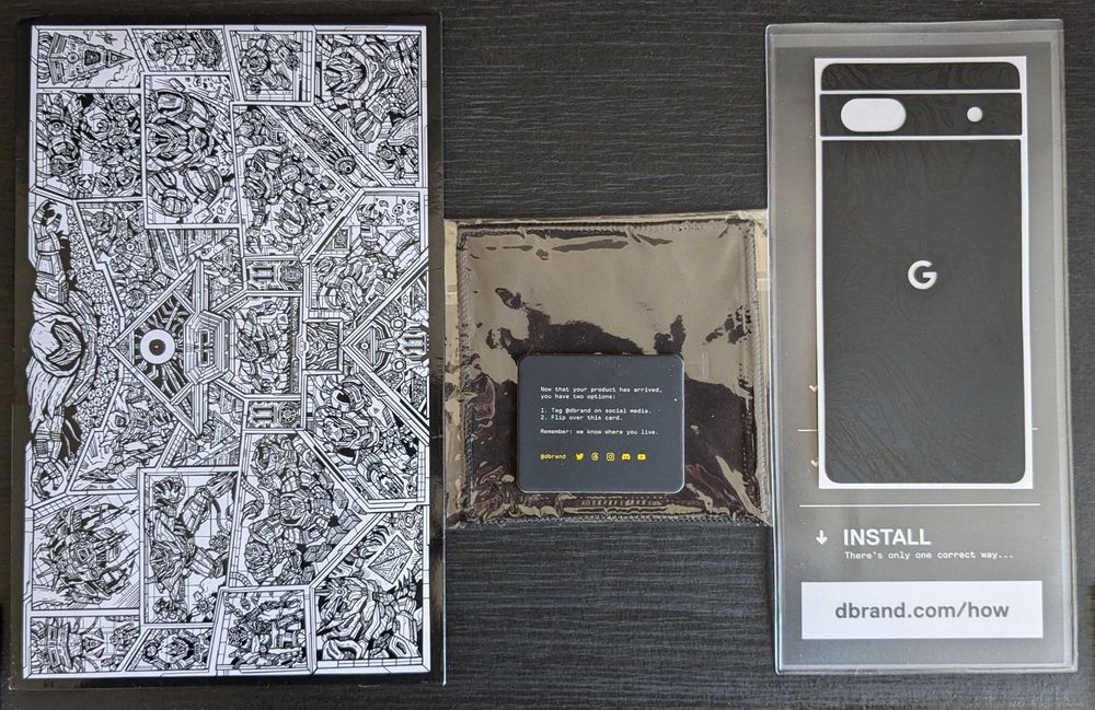 Skin Dbrand Triple Black Damascus para Pixel 6a