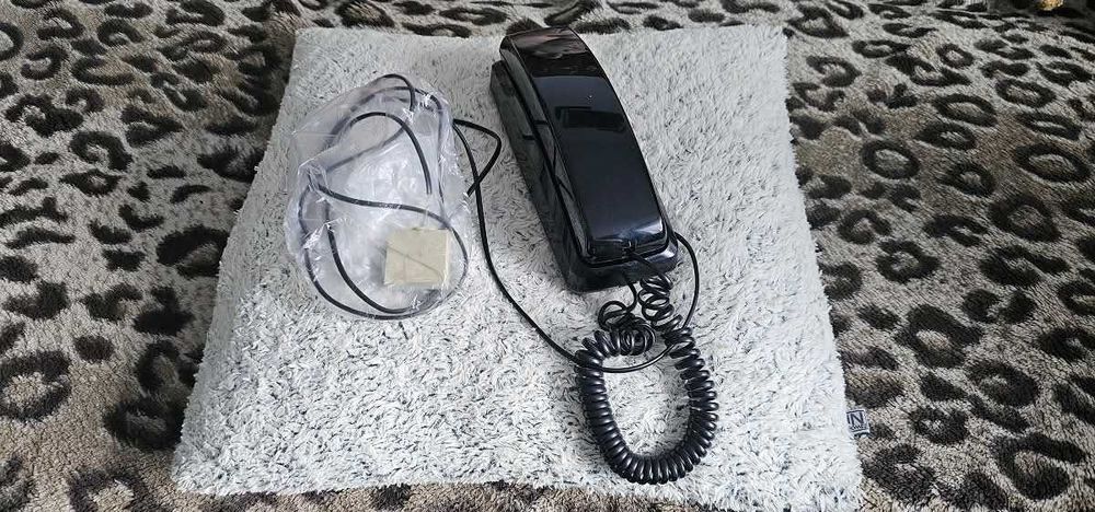 Telefon stacjonarny Unitec Poland z okablowaniem