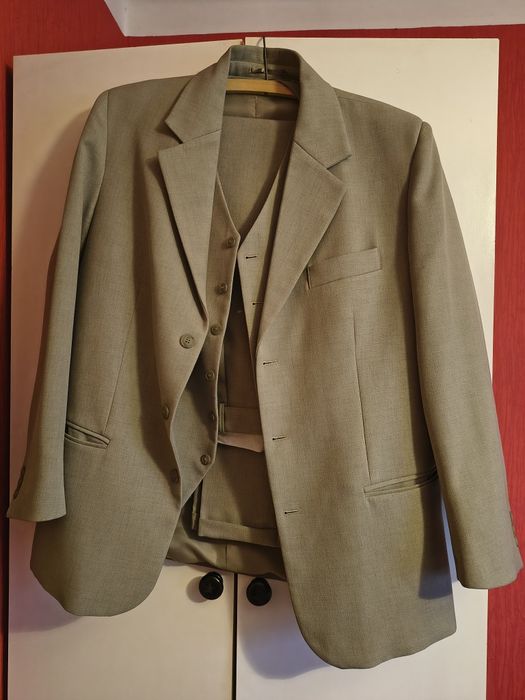 Garnitur męski z kamizelką