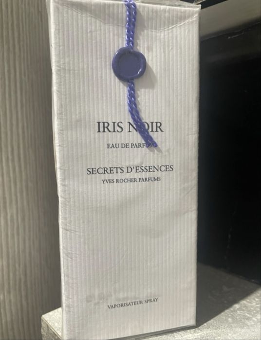 Yves Rocher Iris Noir парфумована вода Secrets d'Essences