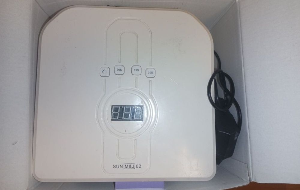 UV/LED лампи для сушіння гель-лаку, гелю та полігелю.